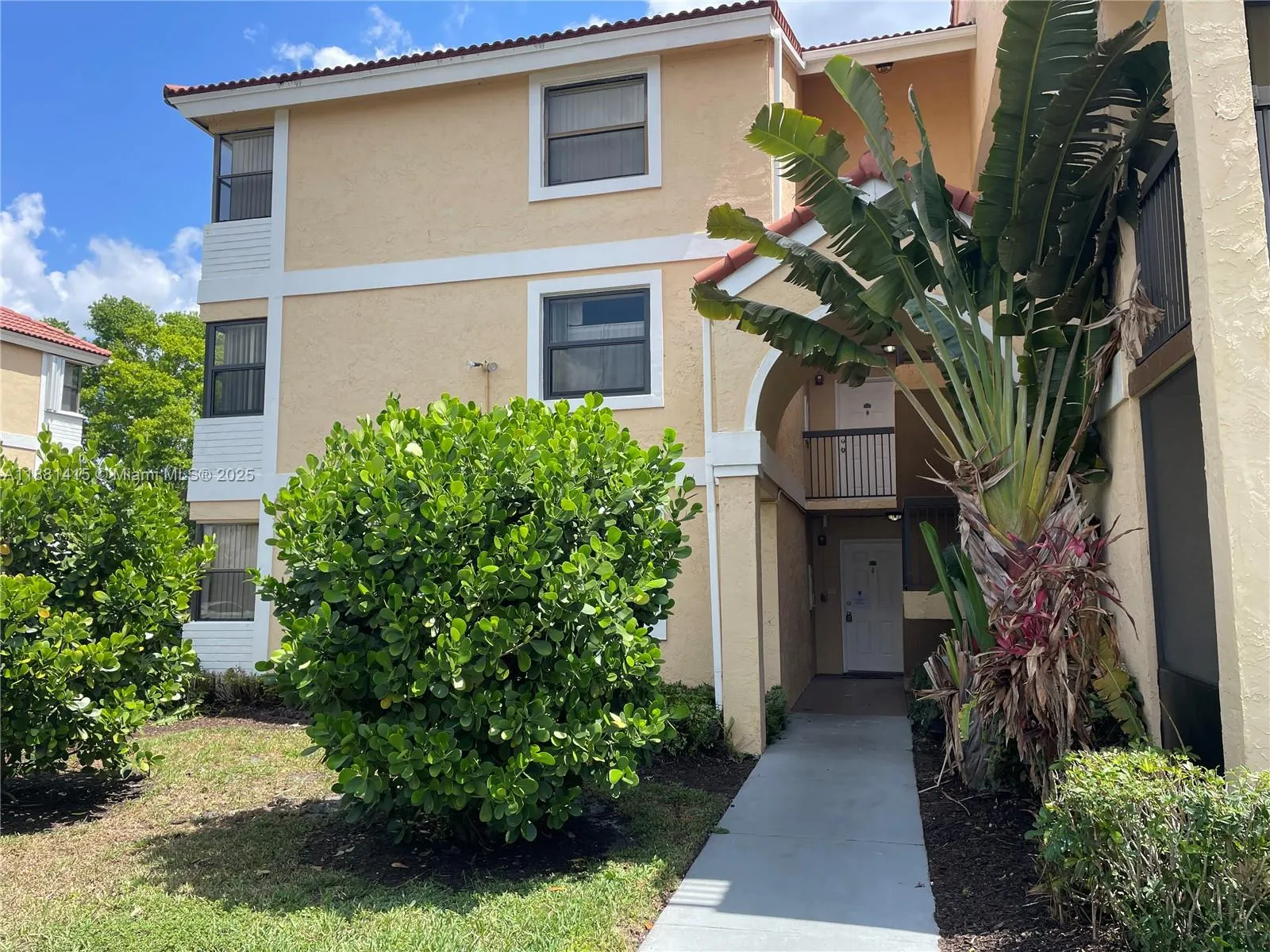 5661 Riverside Dr, #101B7