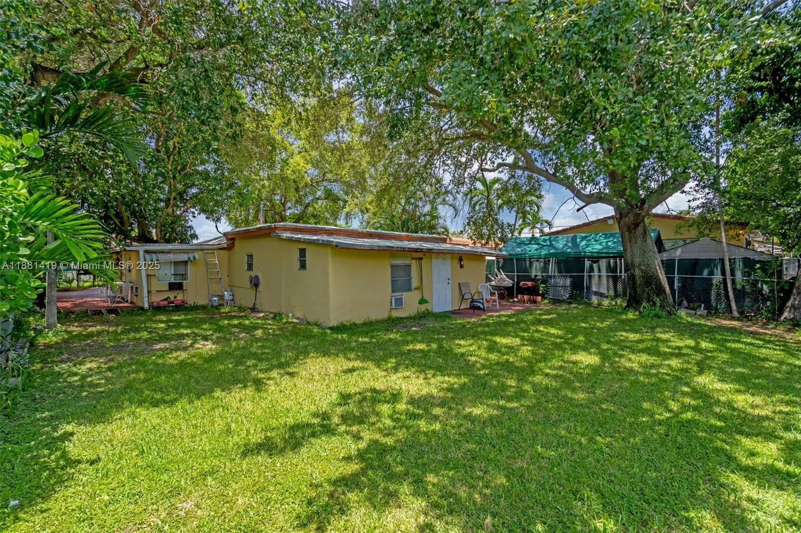 811 SW 24th ct