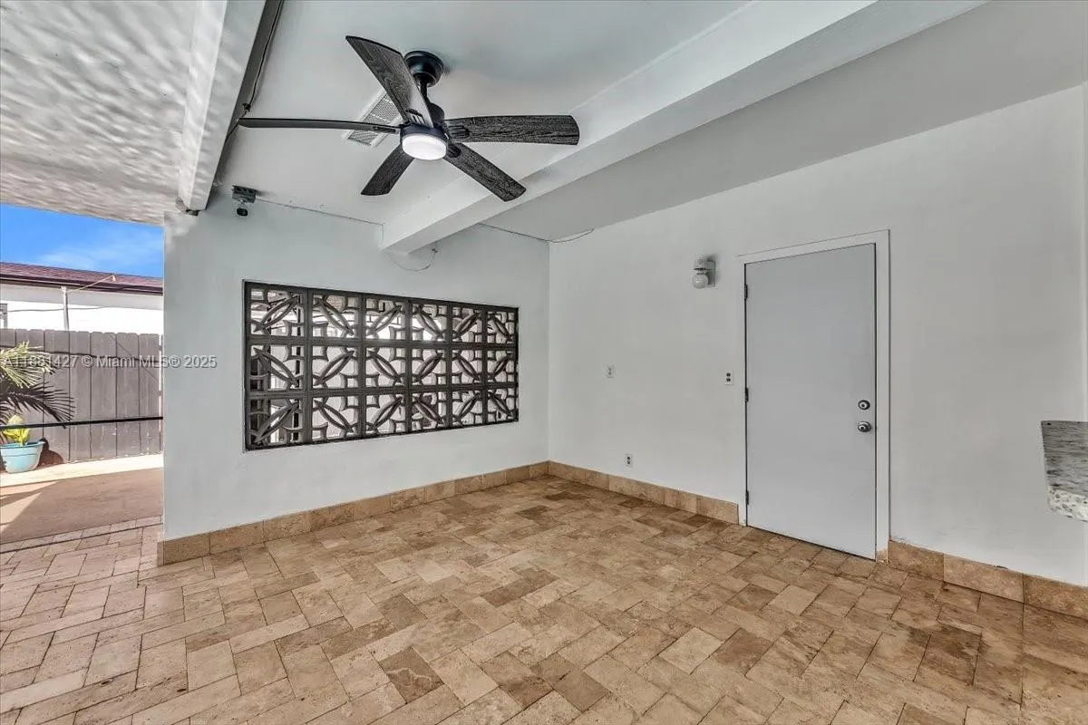 5250 SW 4th Ct