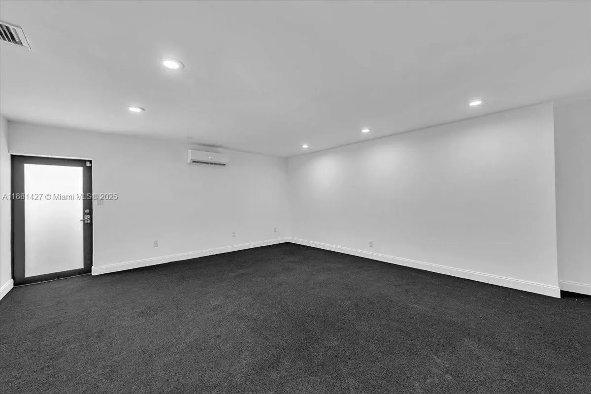 5250 SW 4th Ct