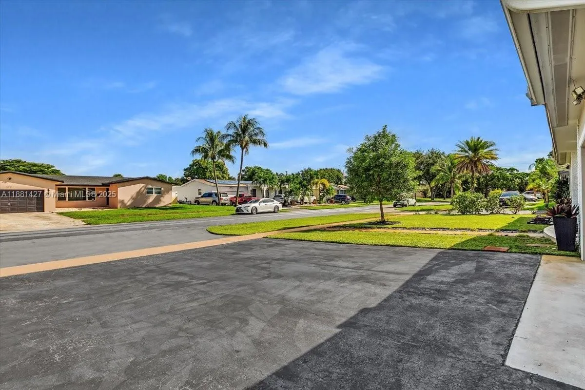 5250 SW 4th Ct