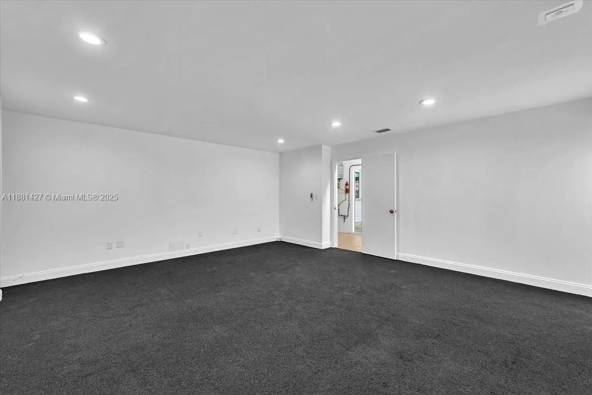 5250 SW 4th Ct