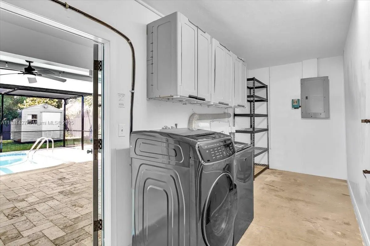 5250 SW 4th Ct