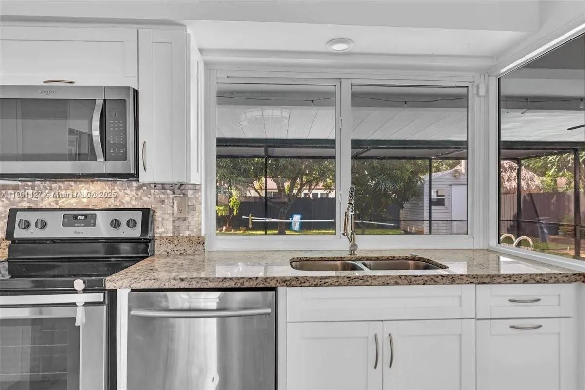 5250 SW 4th Ct