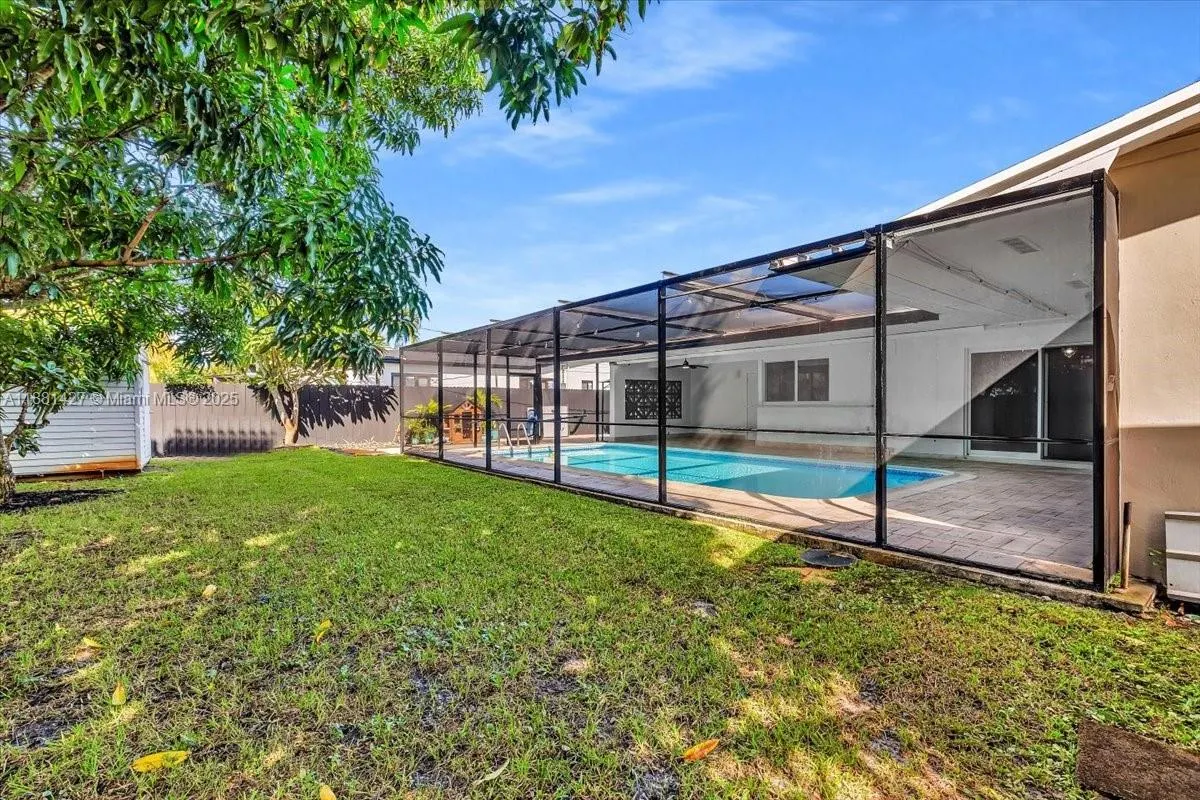 5250 SW 4th Ct