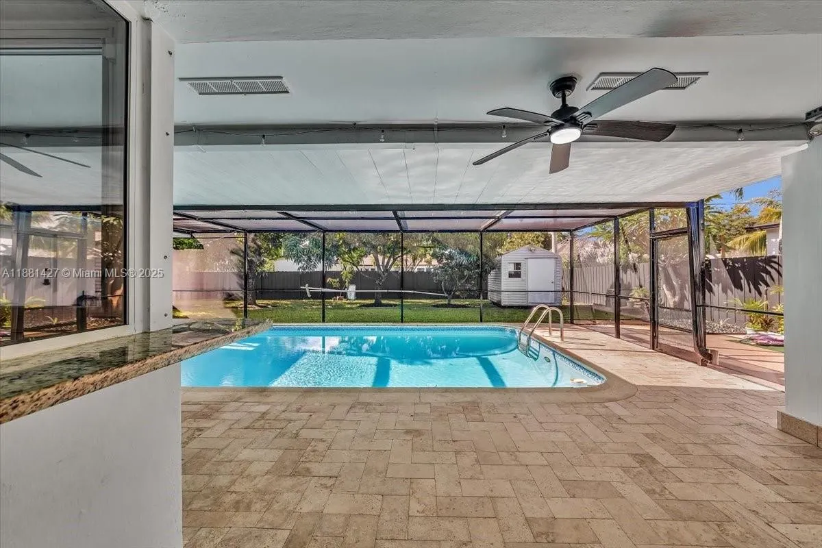 5250 SW 4th Ct