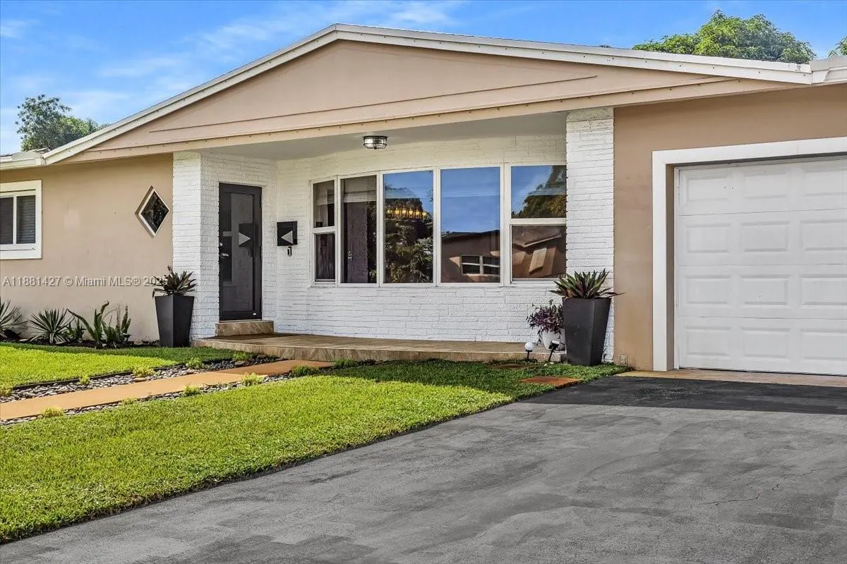 5250 SW 4th Ct