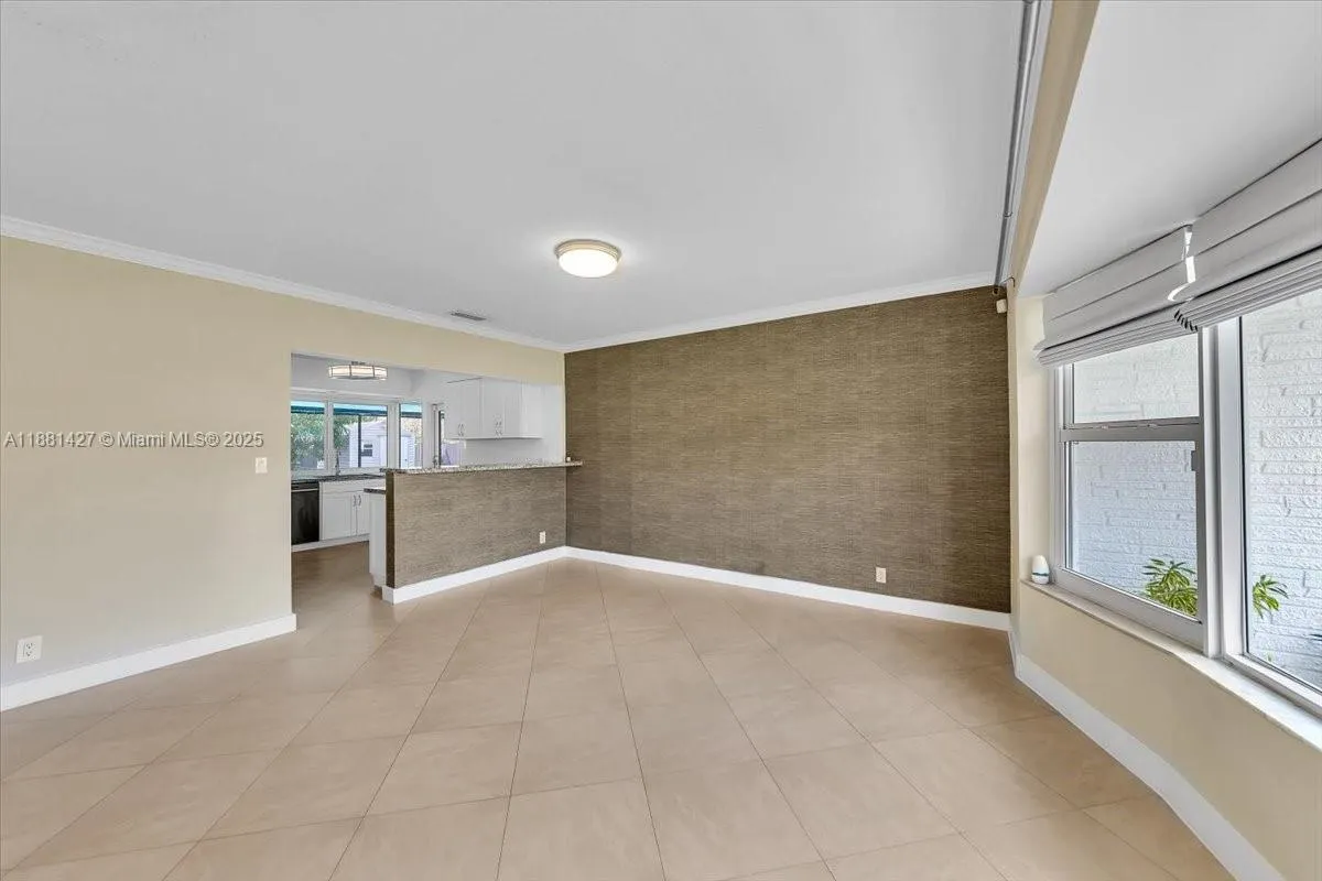 5250 SW 4th Ct