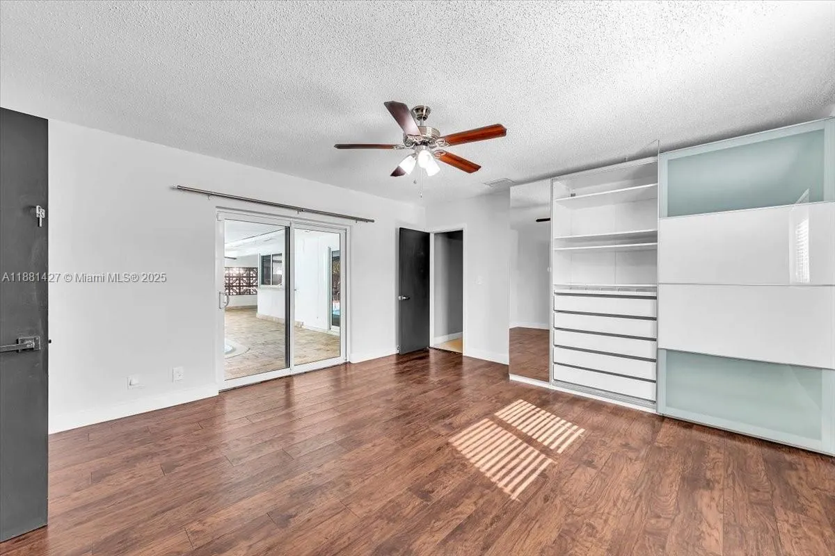 5250 SW 4th Ct