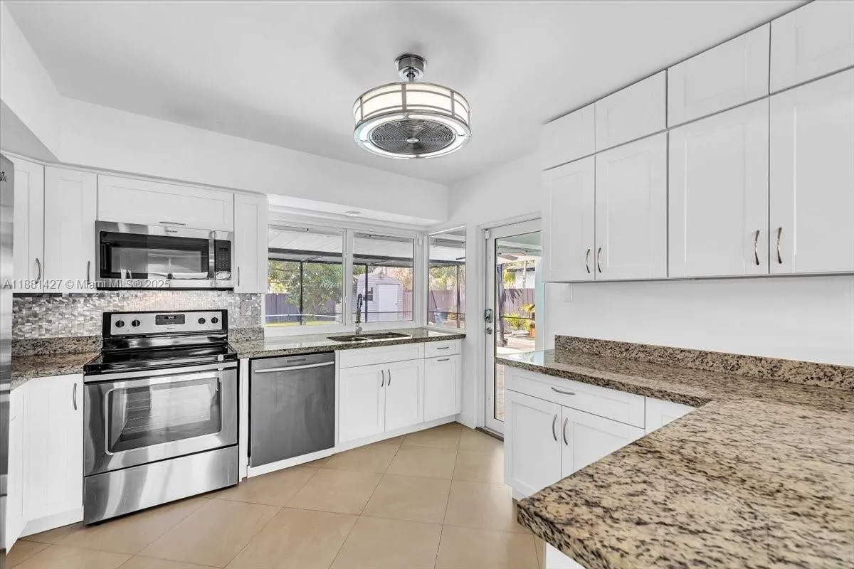 5250 SW 4th Ct