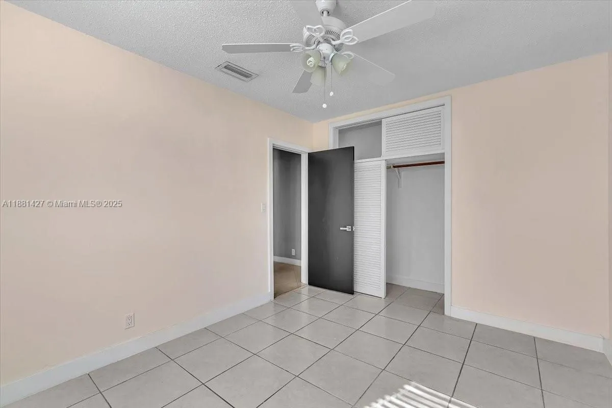 5250 SW 4th Ct