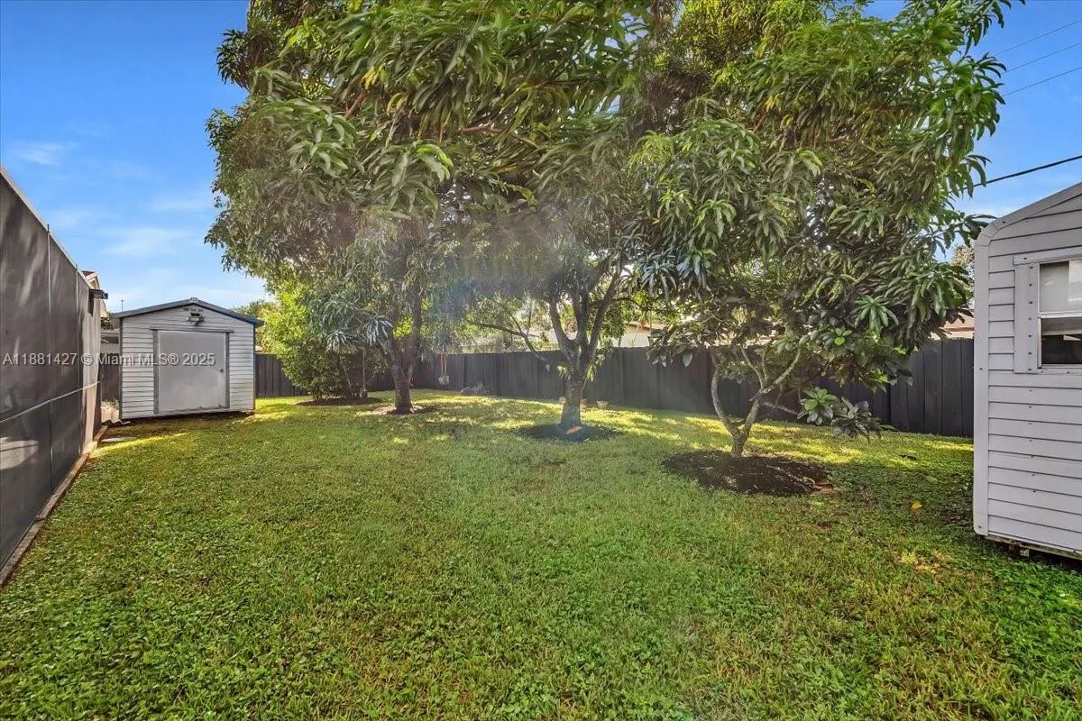 5250 SW 4th Ct