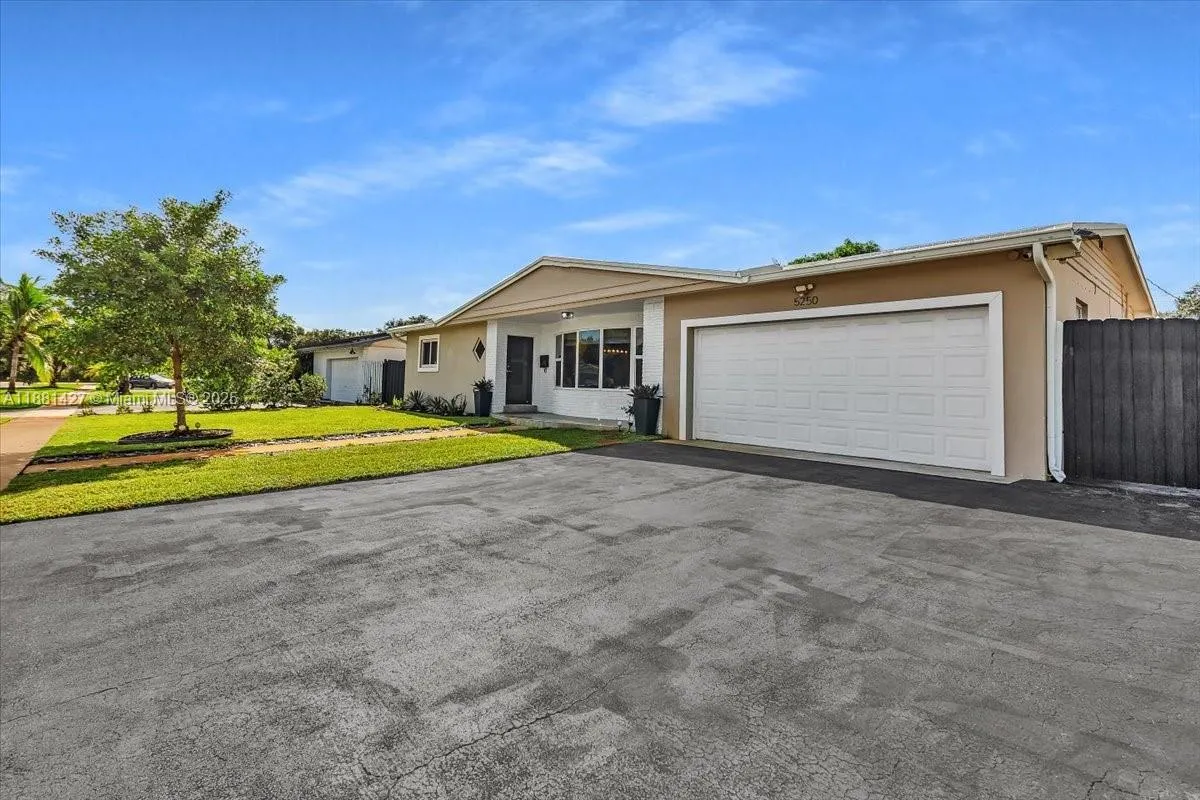 5250 SW 4th Ct
