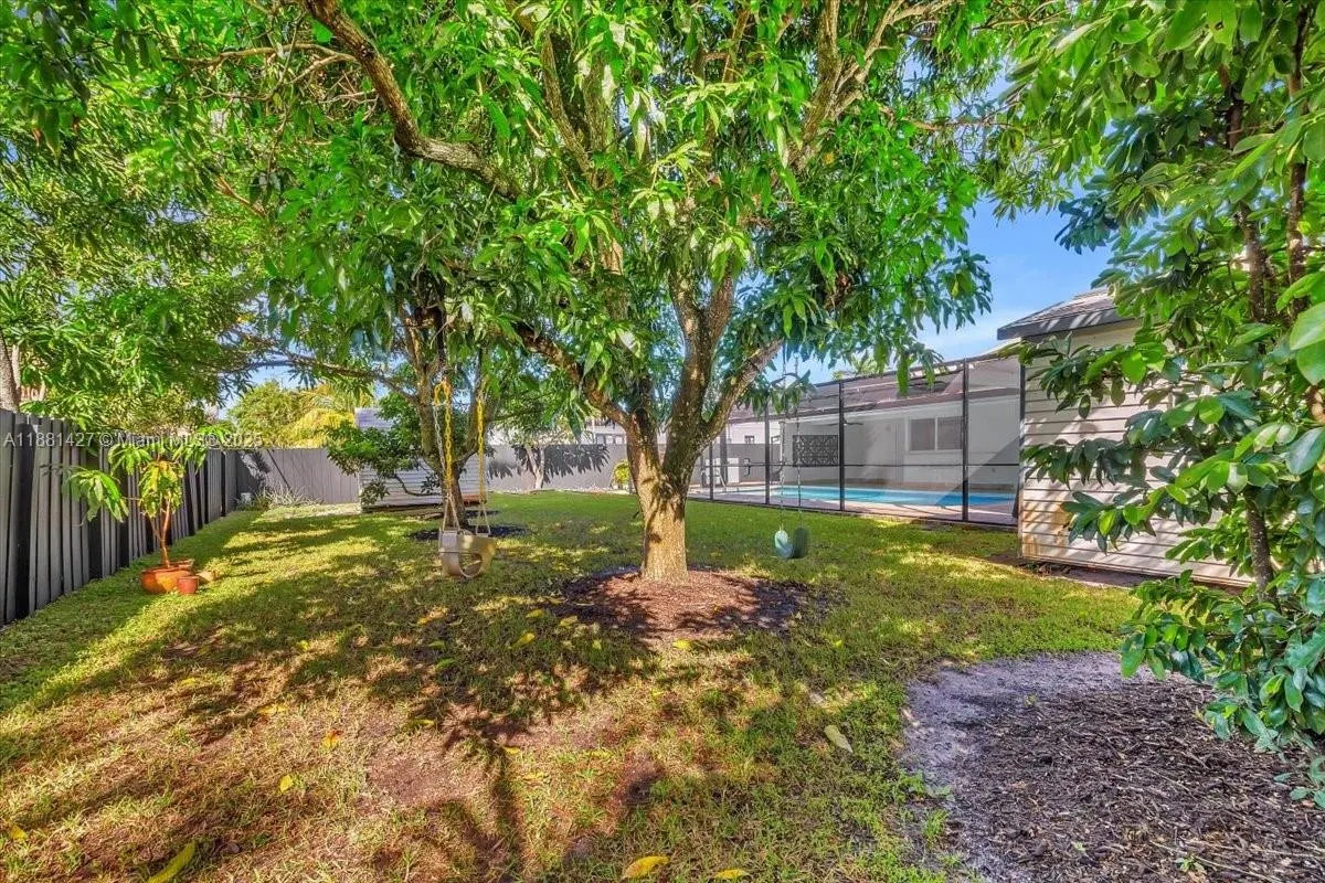 5250 SW 4th Ct