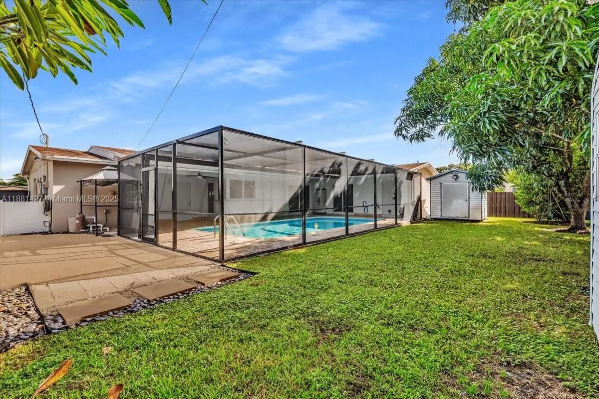 5250 SW 4th Ct