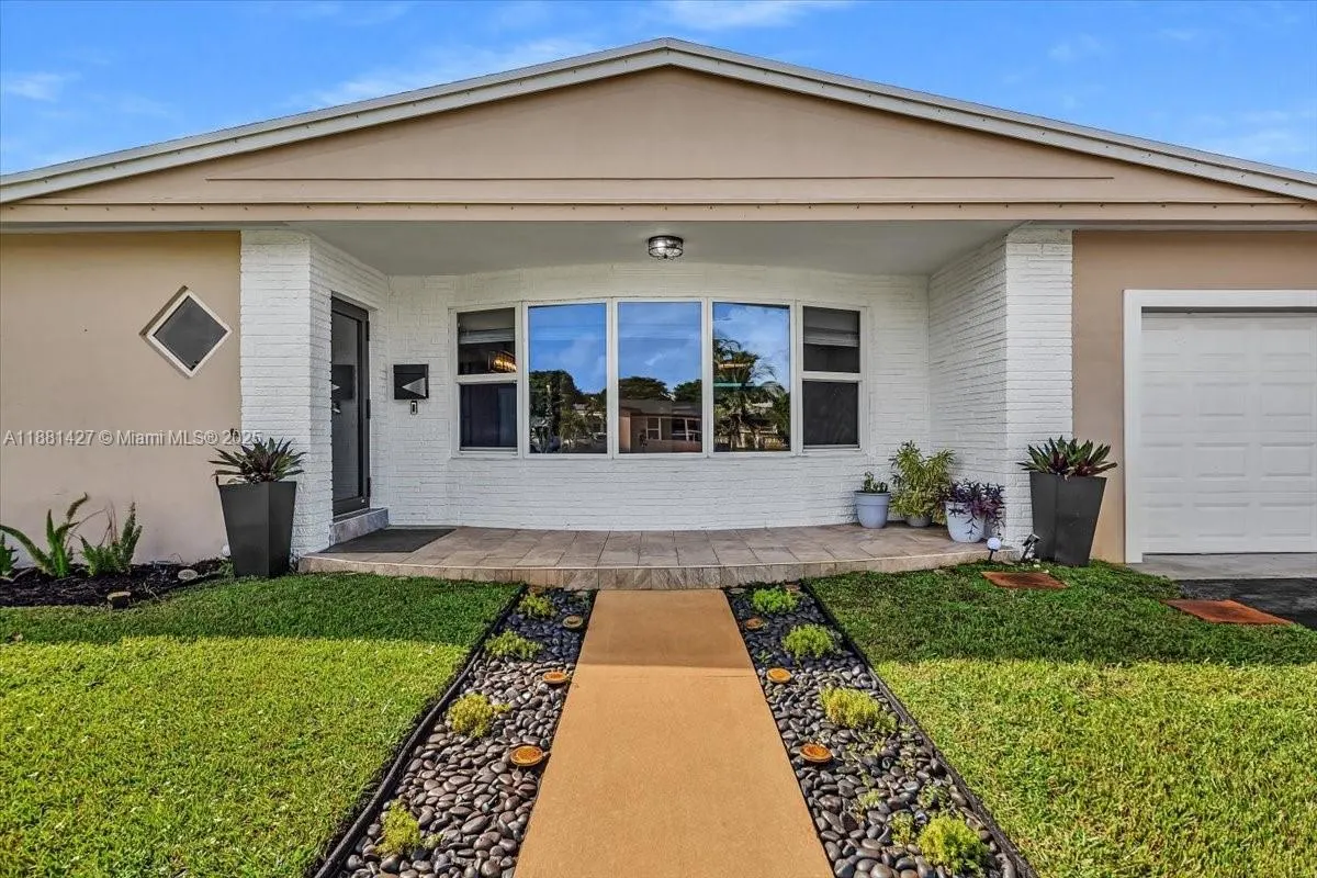 5250 SW 4th Ct