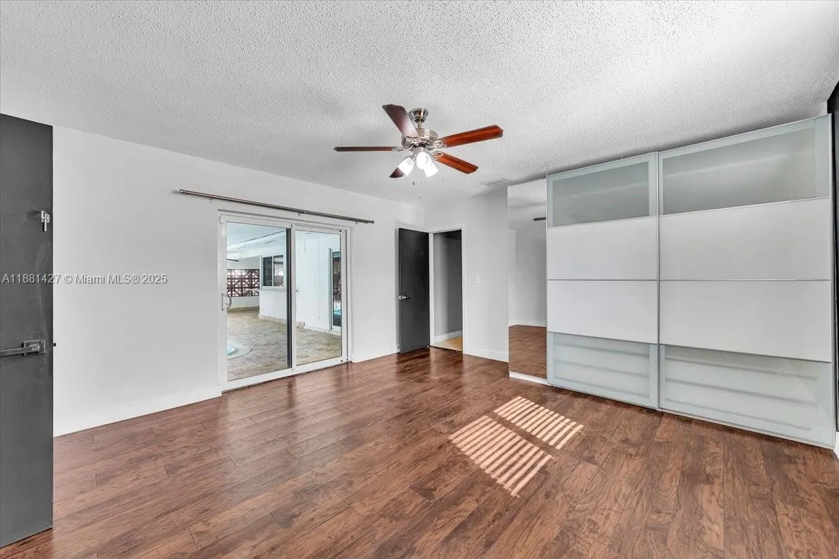 5250 SW 4th Ct