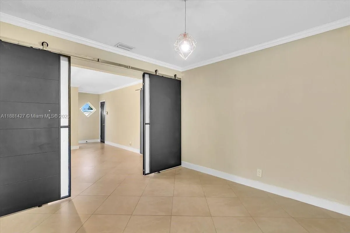 5250 SW 4th Ct