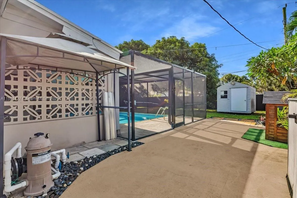 5250 SW 4th Ct