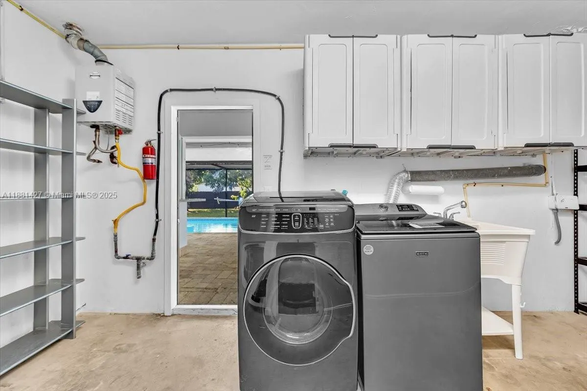 5250 SW 4th Ct
