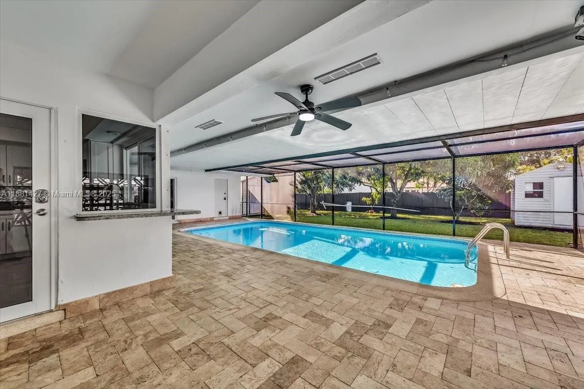 5250 SW 4th Ct