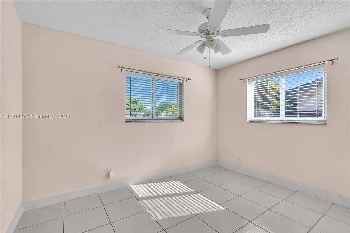 5250 SW 4th Ct