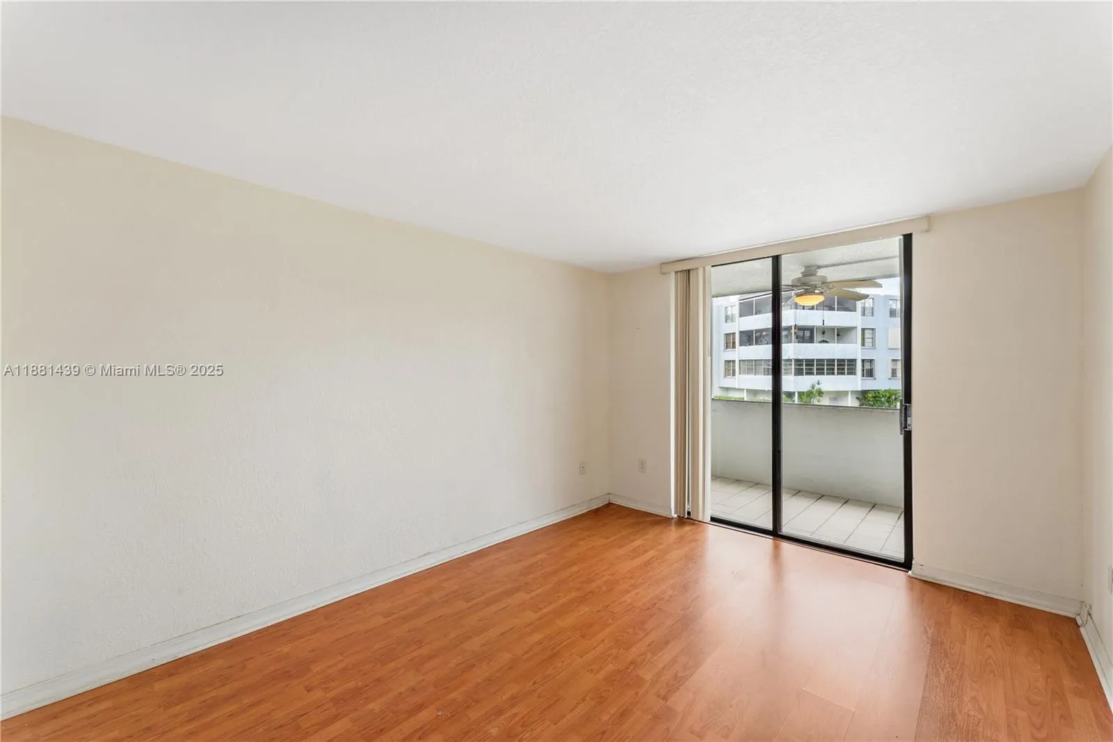 10852 N Kendall Dr, #203