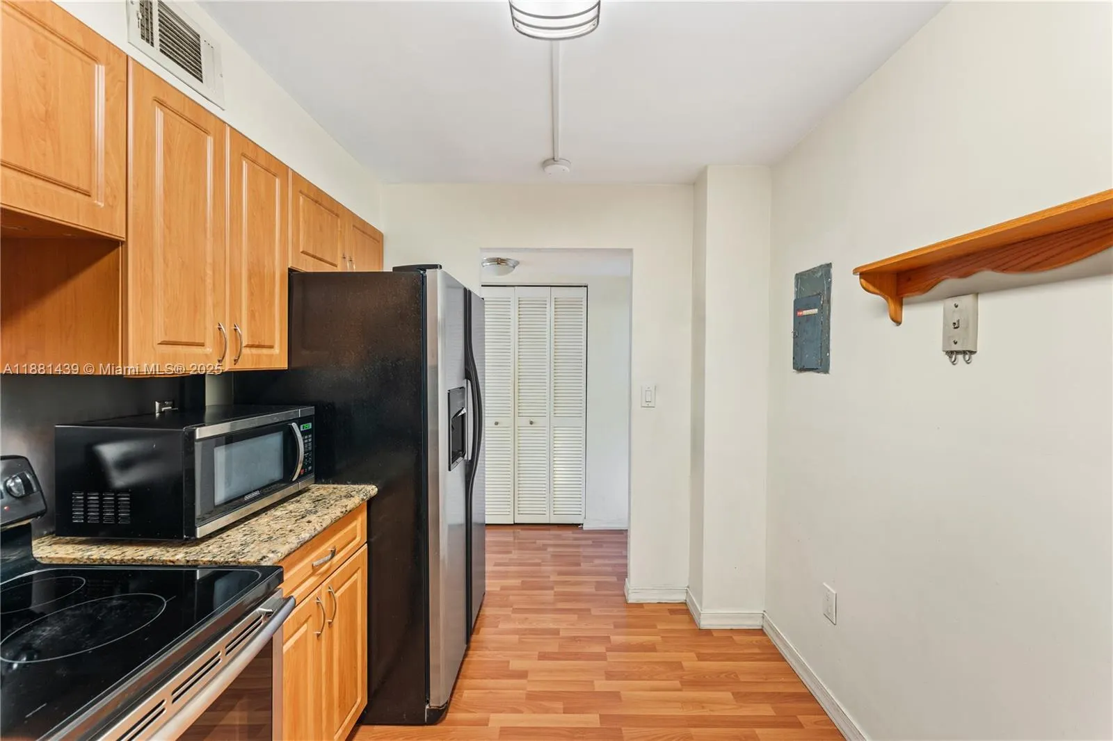 10852 N Kendall Dr, #203