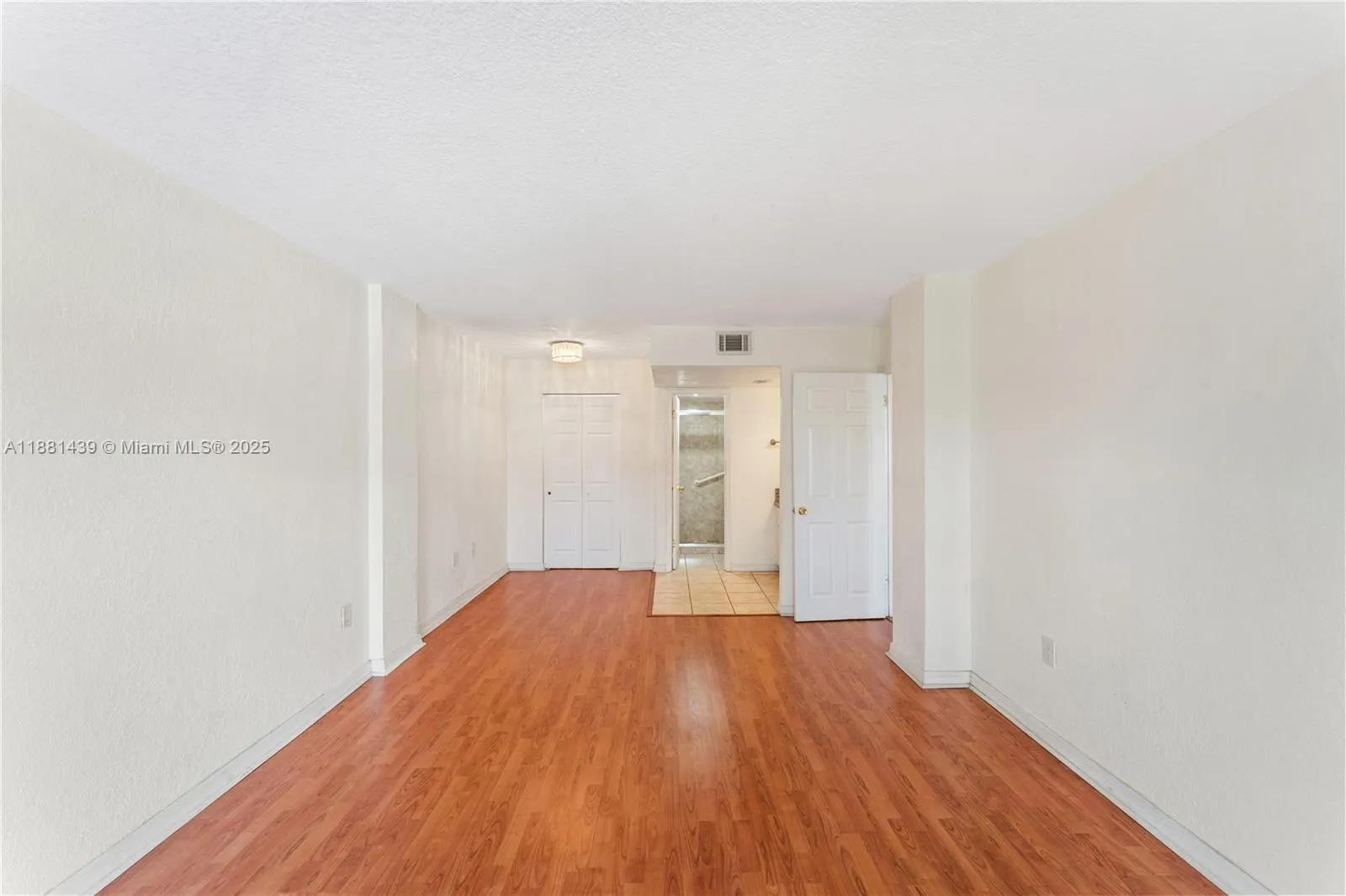 10852 N Kendall Dr, #203