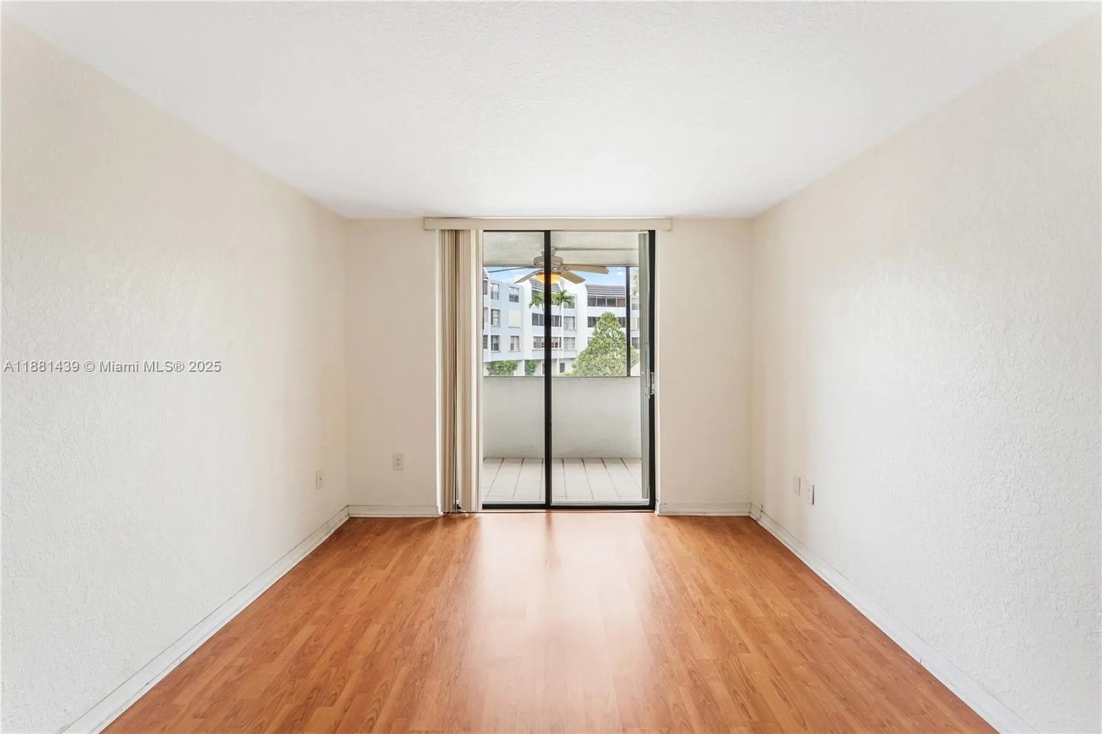 10852 N Kendall Dr, #203