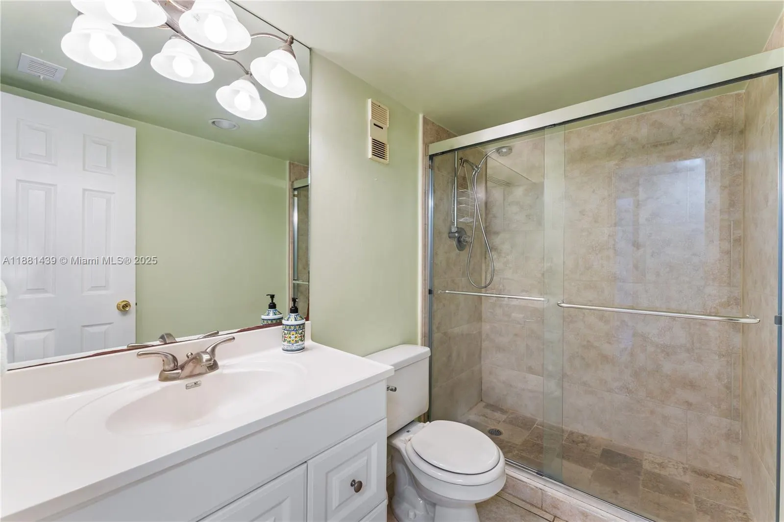 10852 N Kendall Dr, #203
