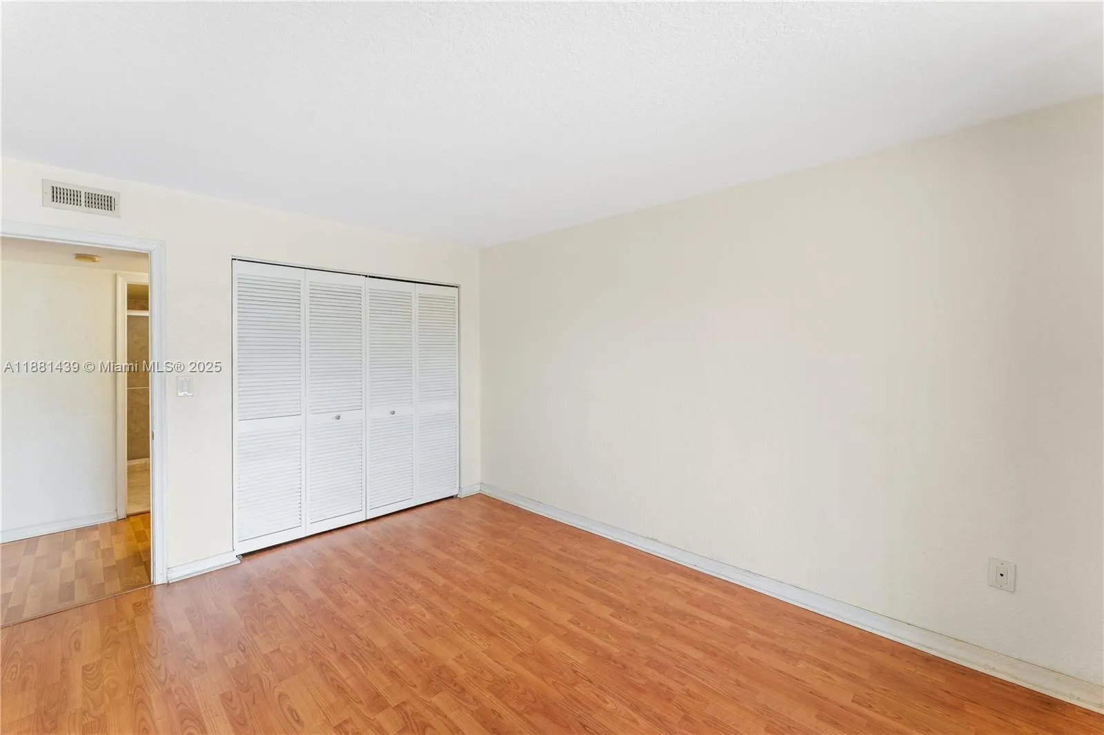 10852 N Kendall Dr, #203