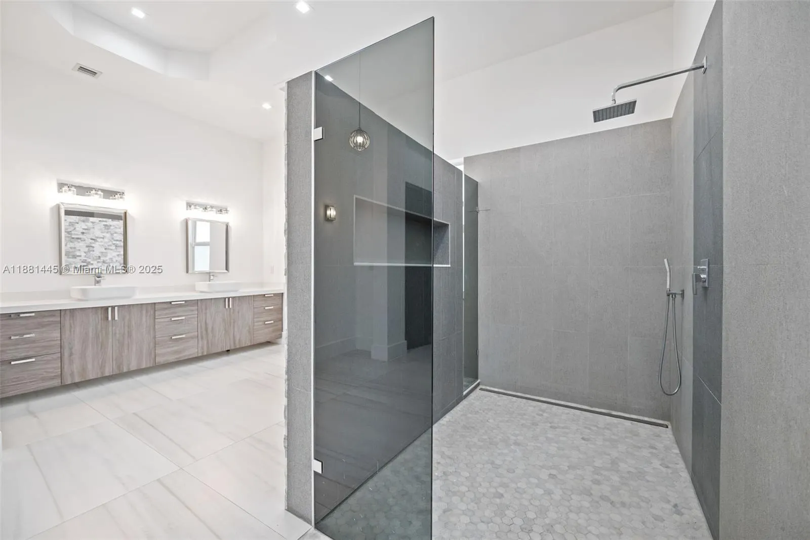 2400 SW 112th Ave