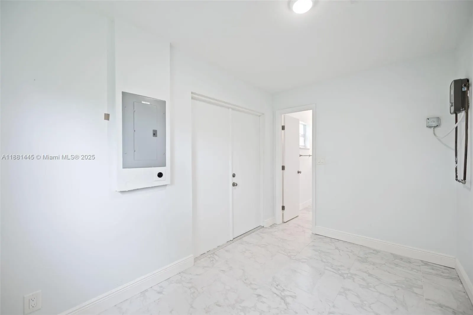 2400 SW 112th Ave