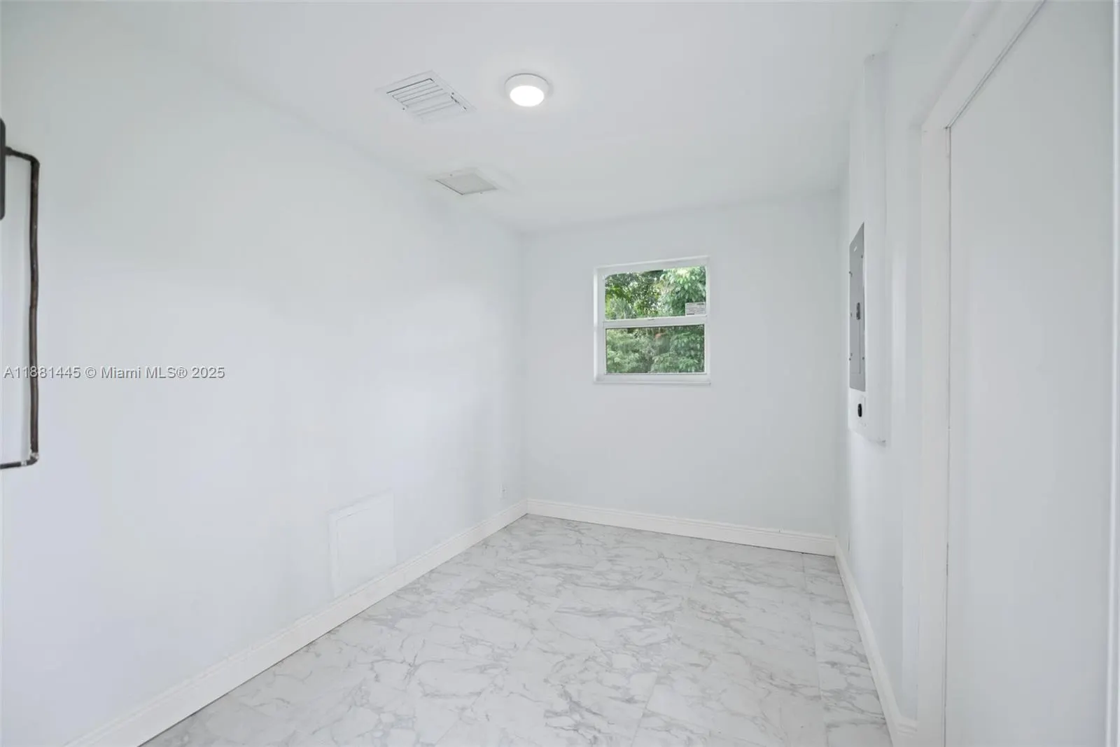 2400 SW 112th Ave