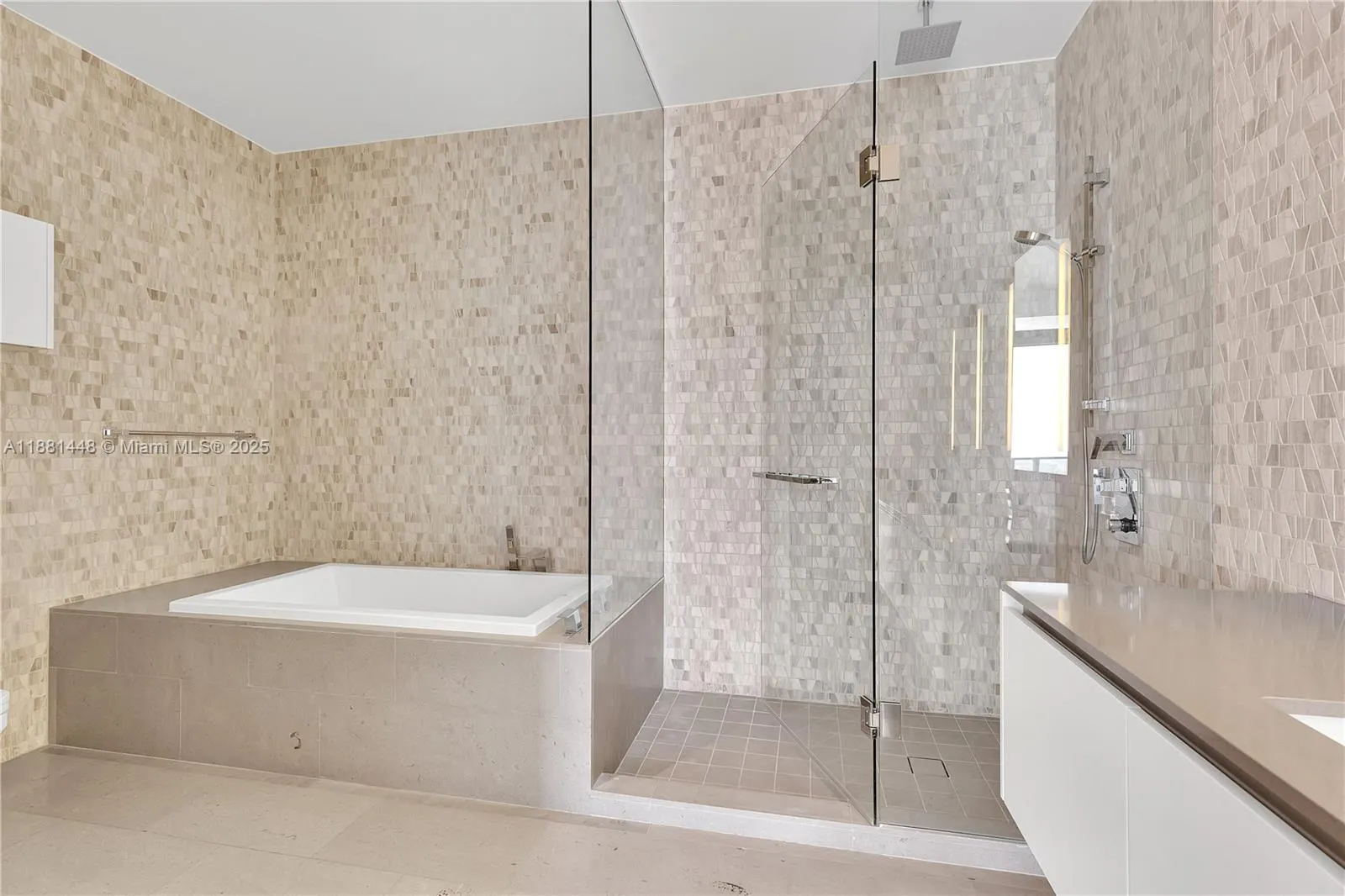 68 SE 6th St, #4110