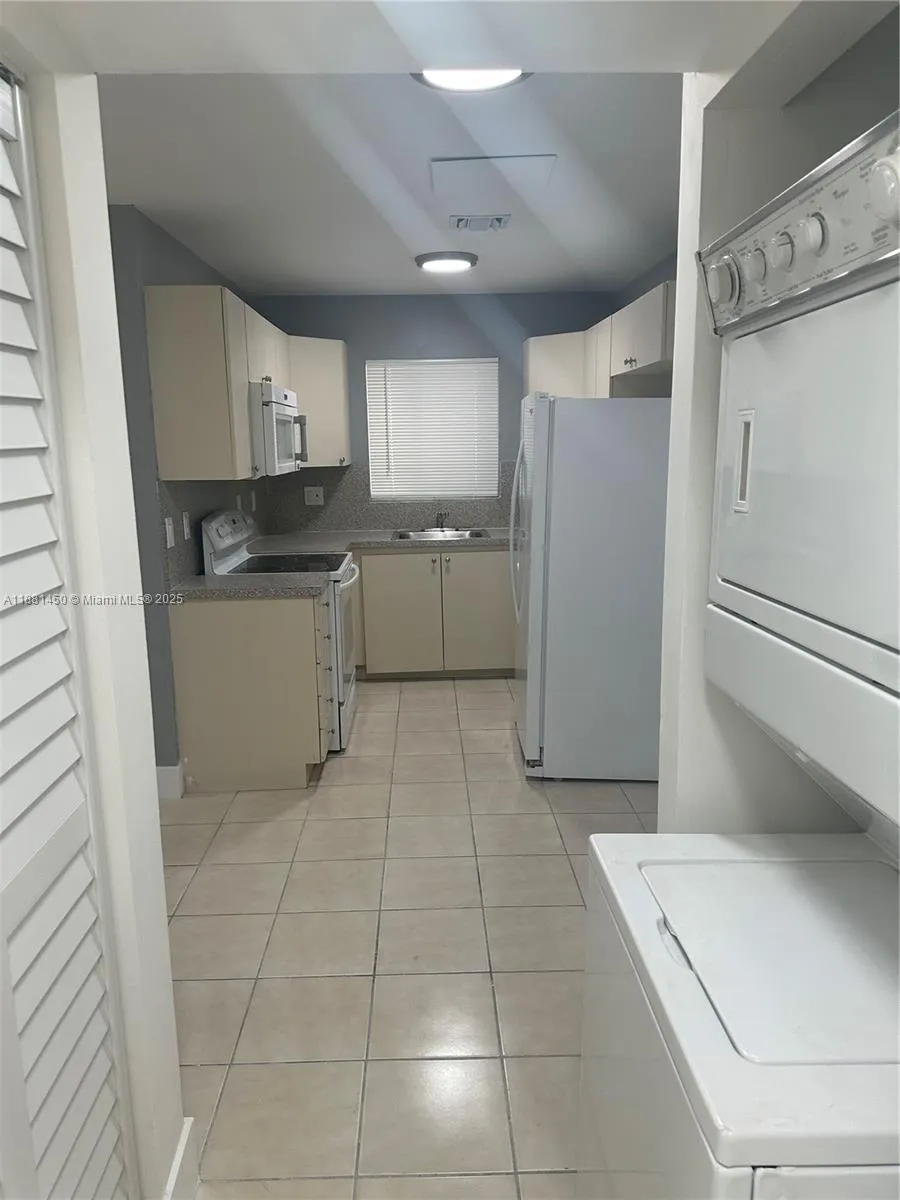13920 NE 2nd Ave, #3A