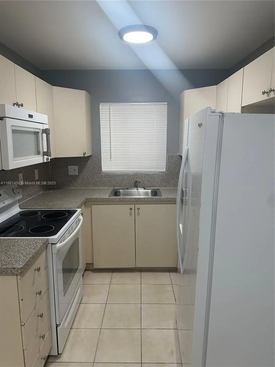 13920 NE 2nd Ave, #3A