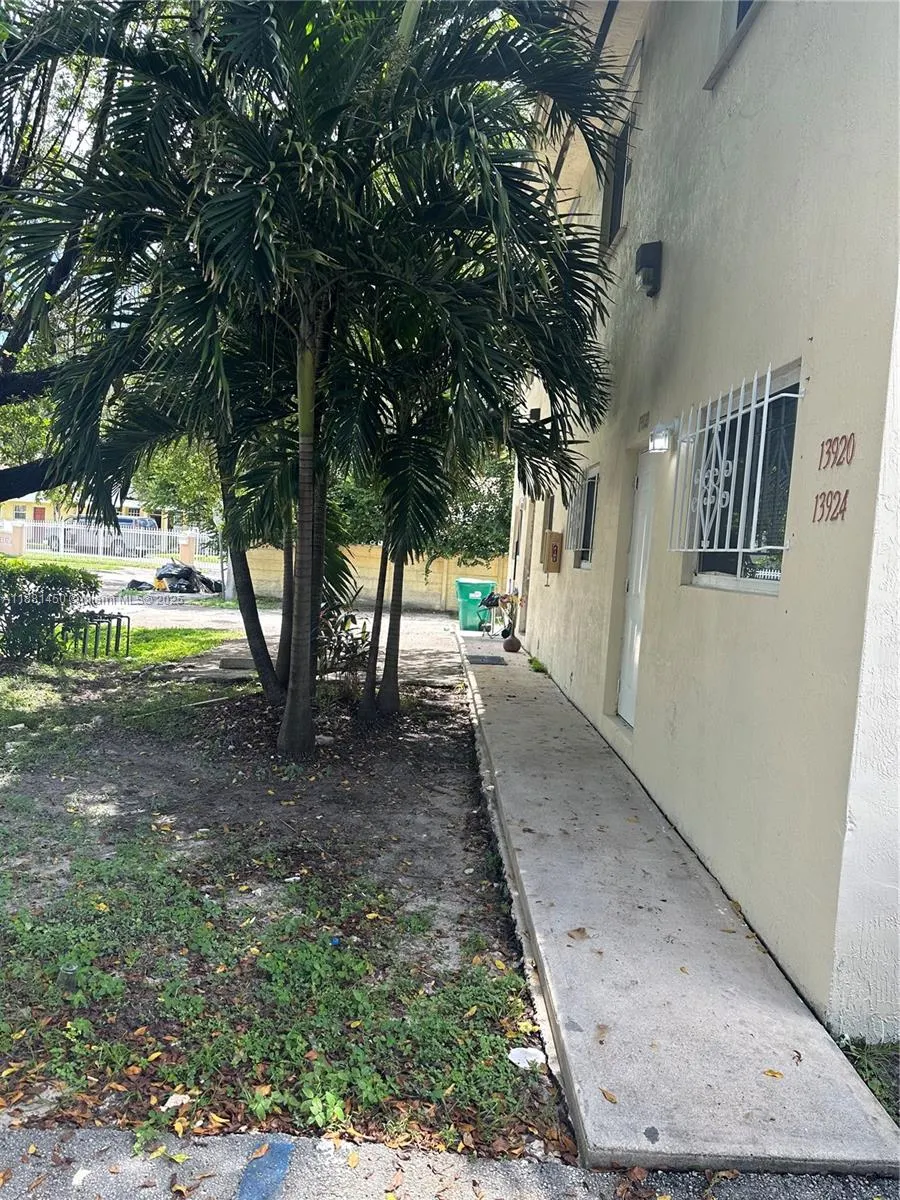 13920 NE 2nd Ave, #3A