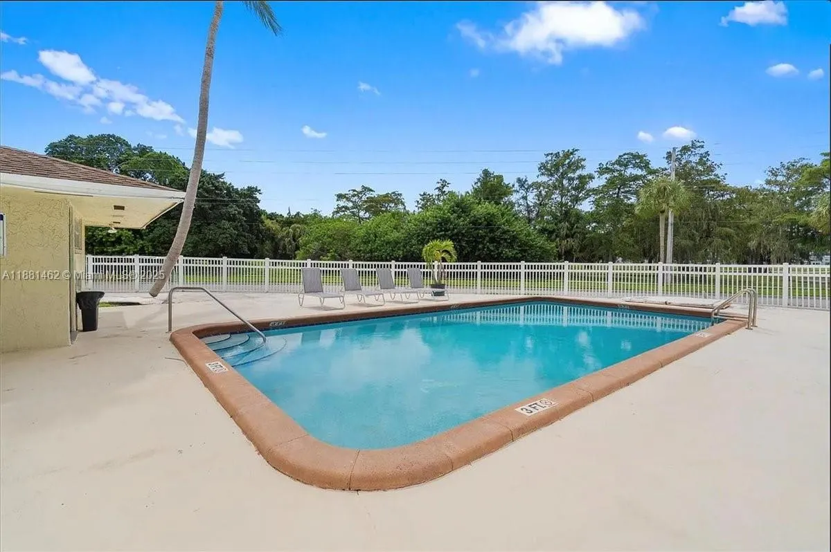 8105 Lagos De Campo Blvd, #J-2