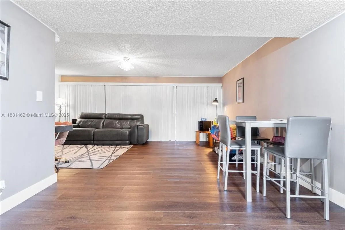 8105 Lagos De Campo Blvd, #J-2