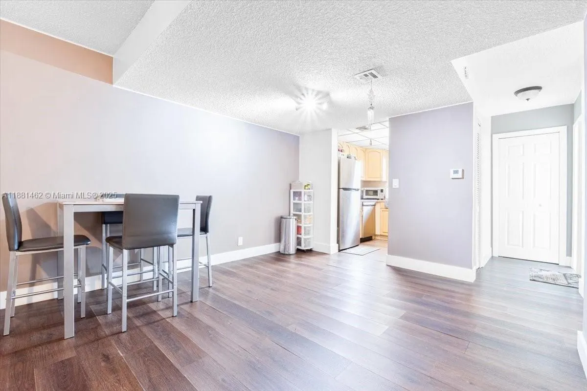 8105 Lagos De Campo Blvd, #J-2
