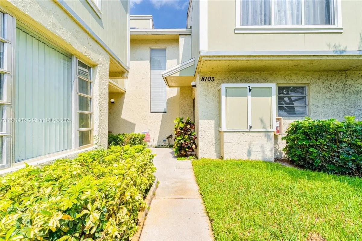 8105 Lagos De Campo Blvd, #J-2