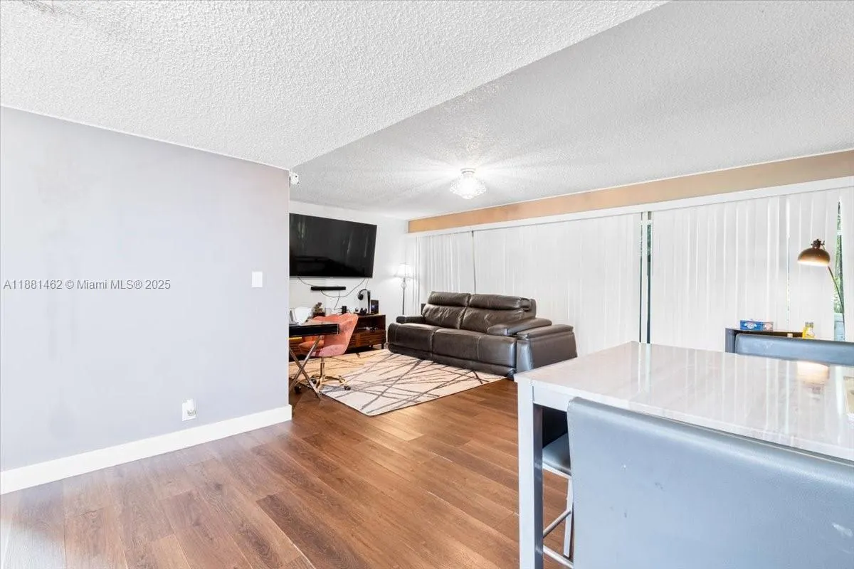 8105 Lagos De Campo Blvd, #J-2