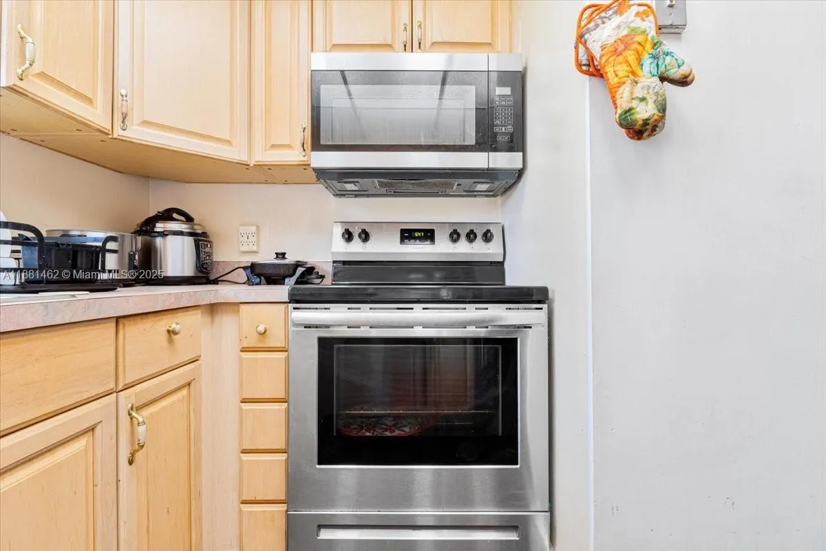 8105 Lagos De Campo Blvd, #J-2