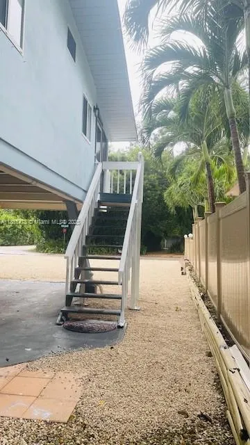 141 Gumbo Limbo Dr