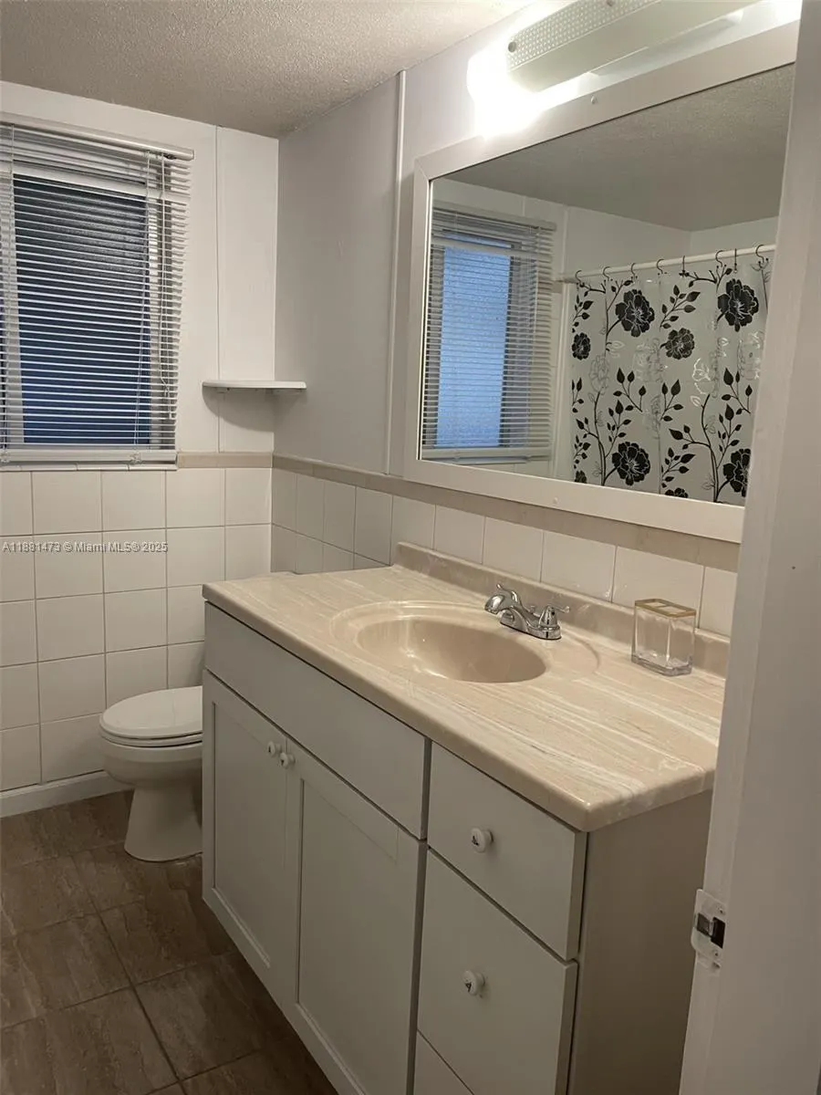 141 Gumbo Limbo Dr