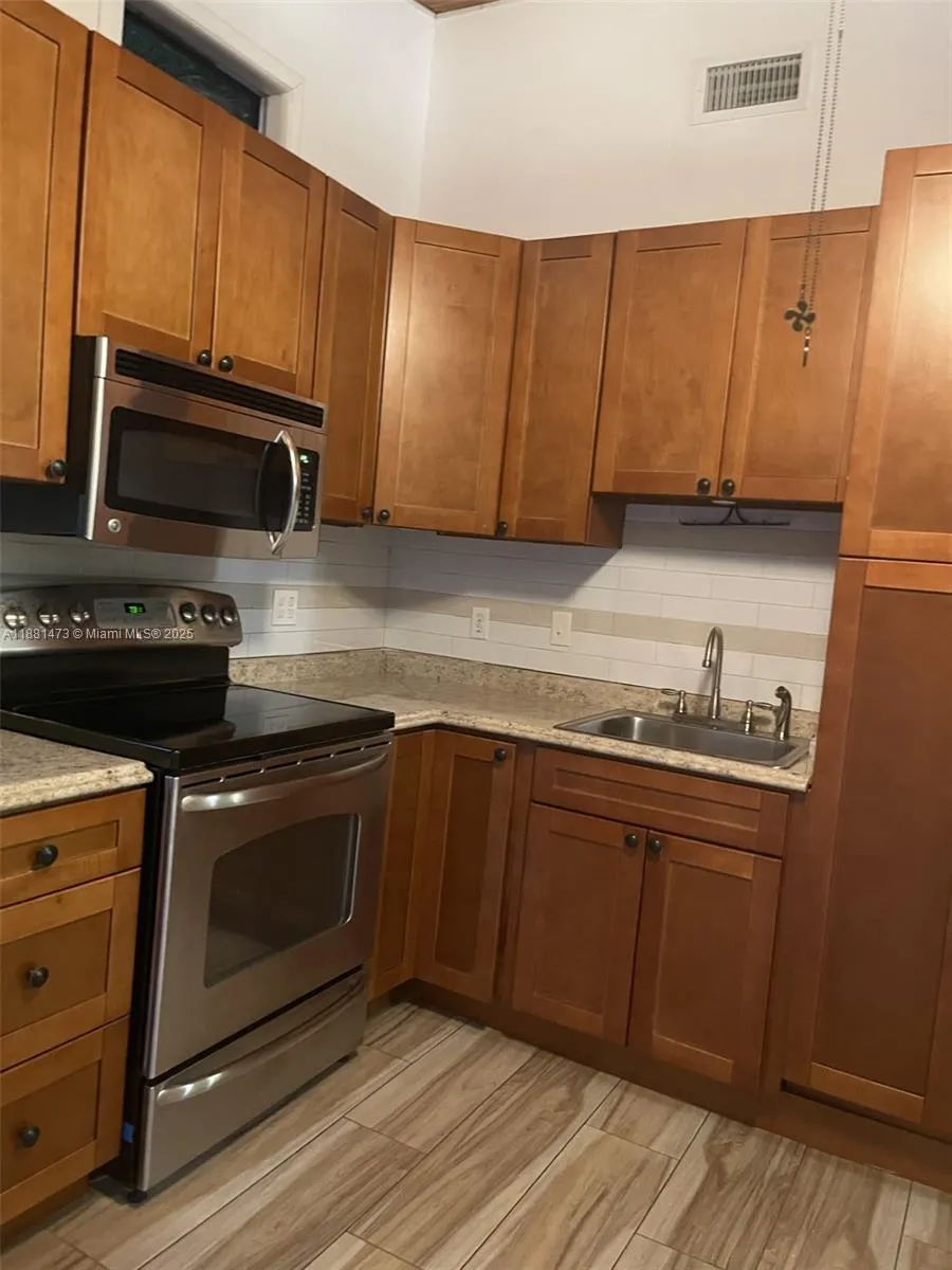 141 Gumbo Limbo Dr