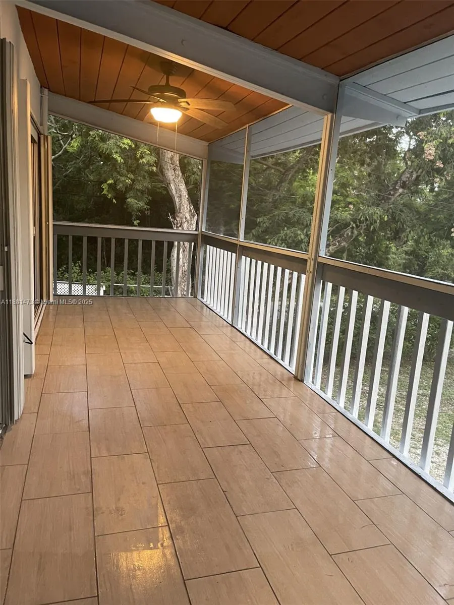 141 Gumbo Limbo Dr