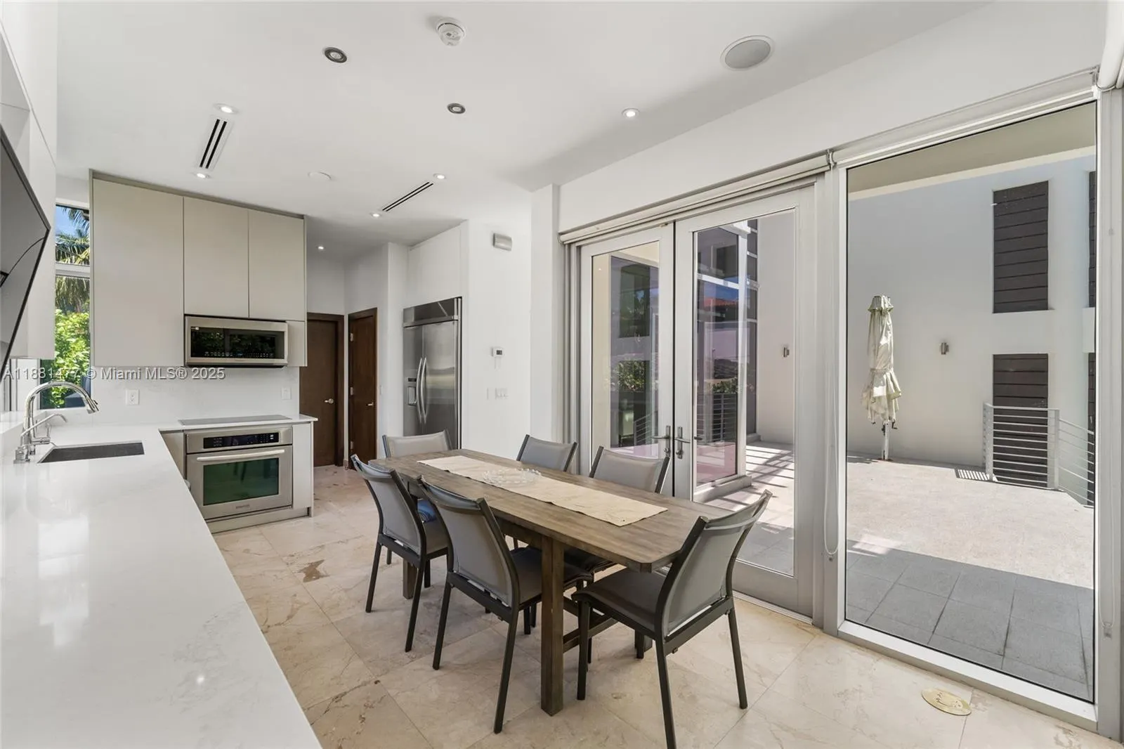 544 Fernwood Rd, #544